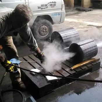 Factory parts oil cleaning